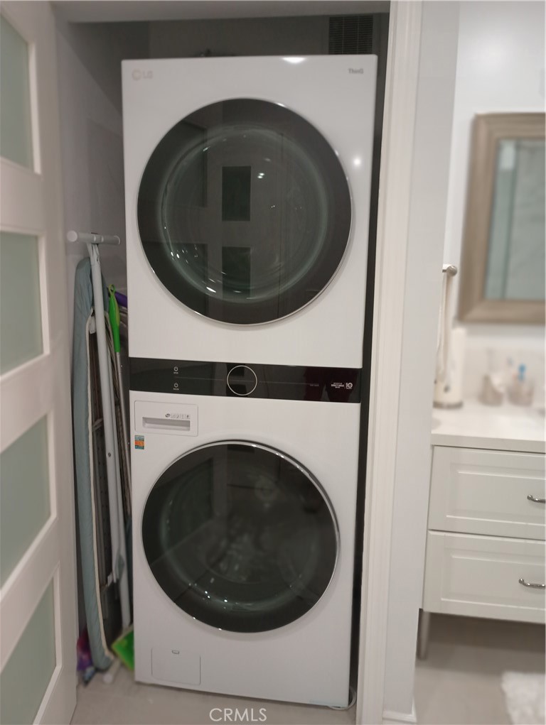 MLS #OC25222453 image #16