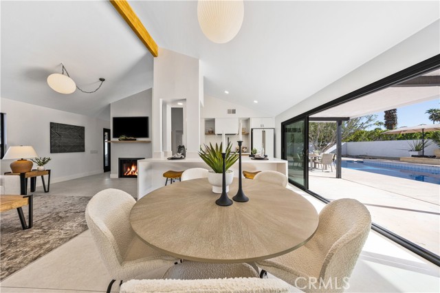 Detail Gallery Image 7 of 30 For 1033 E via Escuela, Palm Springs,  CA 92262 - 3 Beds | 2 Baths