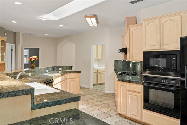 43 Edgewater Court, Chico CA: https://media.crmls.org/medias/31608f08-32fa-49b0-ac21-fd578bf9dad2.jpg