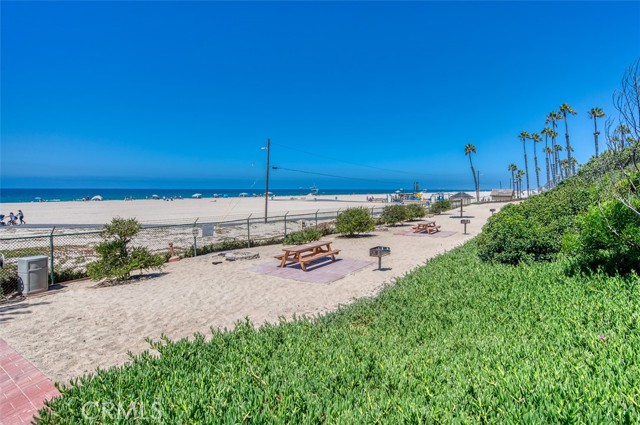 Detail Gallery Image 30 of 35 For 711 Pacific Coast Hwy #421,  Huntington Beach,  CA 92648 - 2 Beds | 1/1 Baths