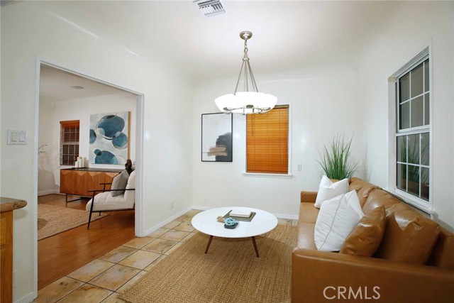 Detail Gallery Image 10 of 38 For 1410 Grandview Ave, Glendale,  CA 91201 - 3 Beds | 2/1 Baths