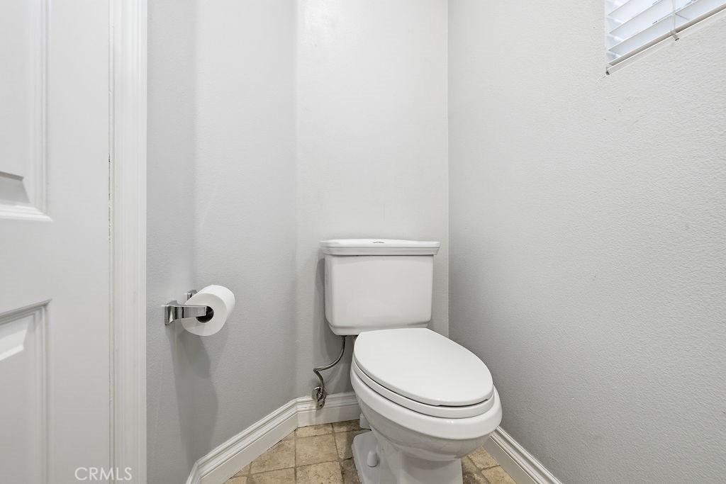https://media.crmls.org/medias/31614727-a10f-4e78-b8cc-457132bd25b9.jpg?preset=X-Large