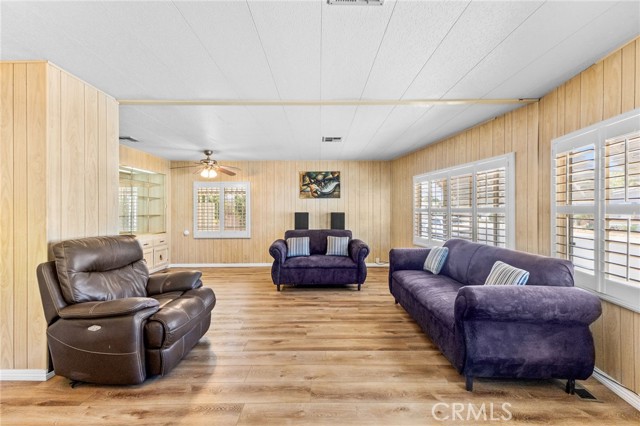 Detail Gallery Image 10 of 24 For 554 Castille, Hemet,  CA 92543 - 3 Beds | 2 Baths