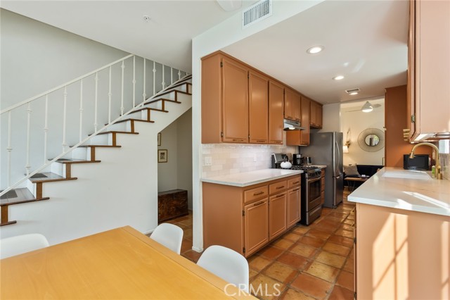 Detail Gallery Image 22 of 55 For 11445 Moorpark, Studio City,  CA 91602 - 2 Beds | 2/1 Baths