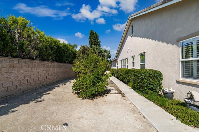 8067 Terraza Court, Riverside CA: https://media.crmls.org/medias/31619056-642a-49d0-9f6d-1fd9a2068f19.jpg