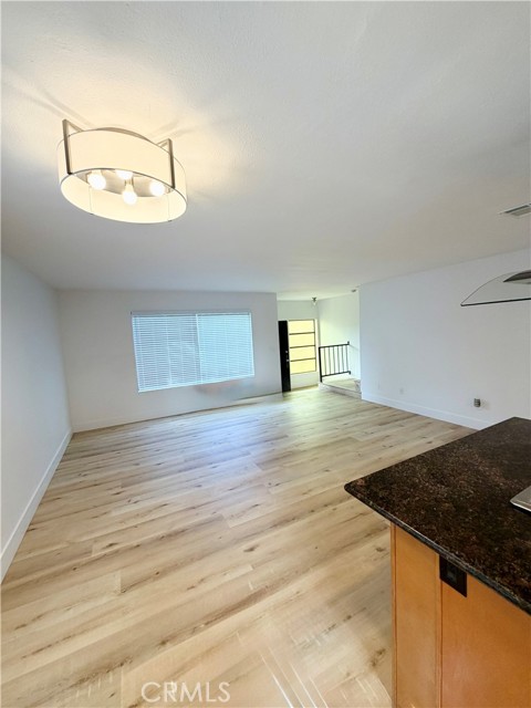 Detail Gallery Image 8 of 17 For 400 S Flower #8,  Orange,  CA 92868 - 3 Beds | 2/1 Baths