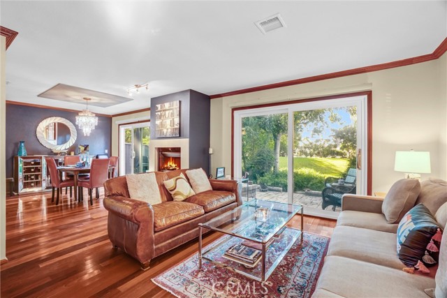 Detail Gallery Image 8 of 40 For 6073 Loynes #32,  Long Beach,  CA 90803 - 3 Beds | 3 Baths