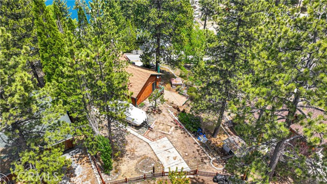 Detail Gallery Image 23 of 28 For 796 Cove Dr, Big Bear Lake,  CA 92315 - 3 Beds | 2 Baths