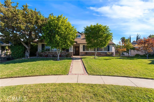 Detail Gallery Image 2 of 50 For 1673 Washburn Cir, Corona,  CA 92882 - 4 Beds | 3 Baths