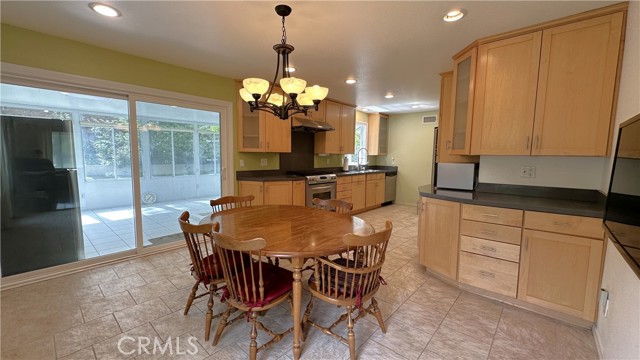 Detail Gallery Image 7 of 31 For 12111 Eddleston Dr, Porter Ranch,  CA 91326 - 4 Beds | 2 Baths