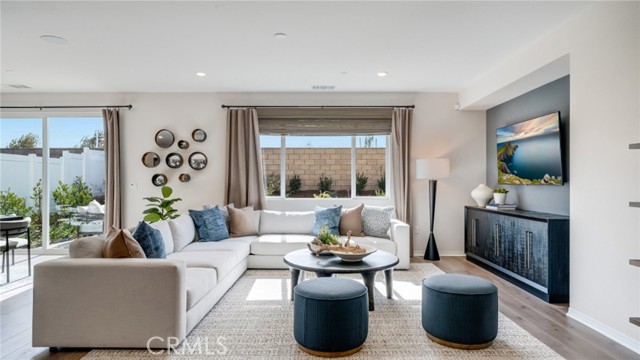 Detail Gallery Image 5 of 25 For 2392 Peach Tree Ln, Perris,  CA 92570 - 5 Beds | 3/1 Baths