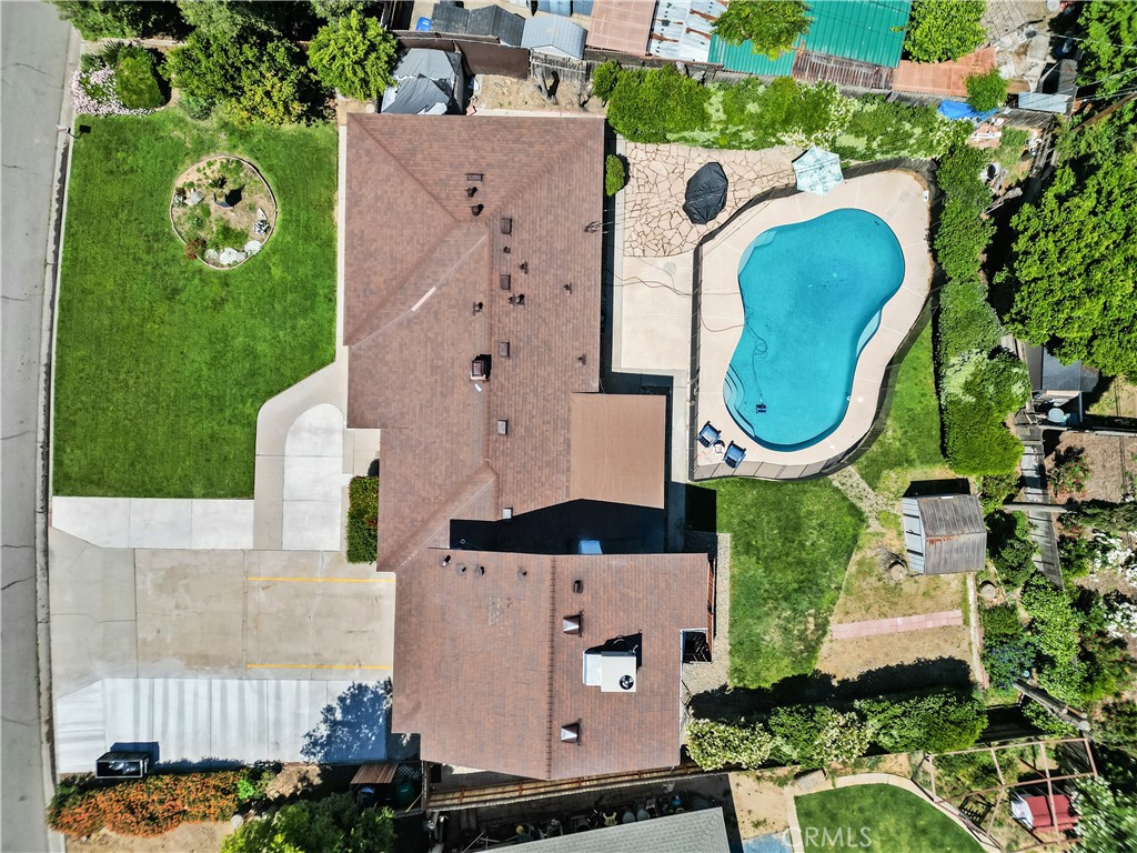 https://media.crmls.org/medias/316604e5-1fcc-4c11-984b-d0cbc3c9a0f5.jpg?preset=X-Large