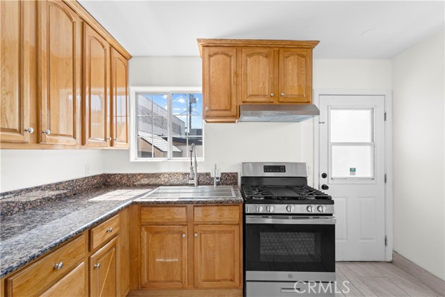 Detail Gallery Image 6 of 36 For 6812 Quinton Ln, Tujunga,  CA 91042 - 1 Beds | 2 Baths