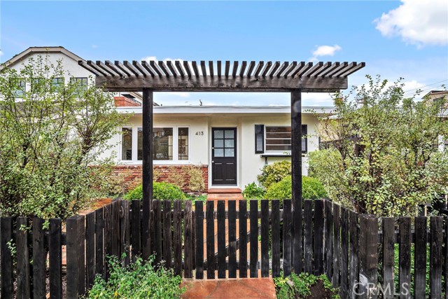 413 Dahlia Avenue, Corona del Mar CA: https://media.crmls.org/medias/31668ece-b581-4f85-8753-5b485f267d06.jpg