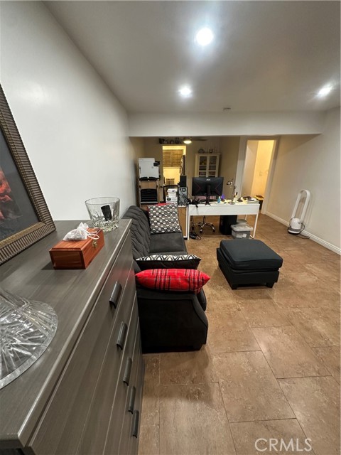 Detail Gallery Image 7 of 12 For 635 N Bristol, Santa Ana,  CA 92703 - 1 Beds | 1 Baths