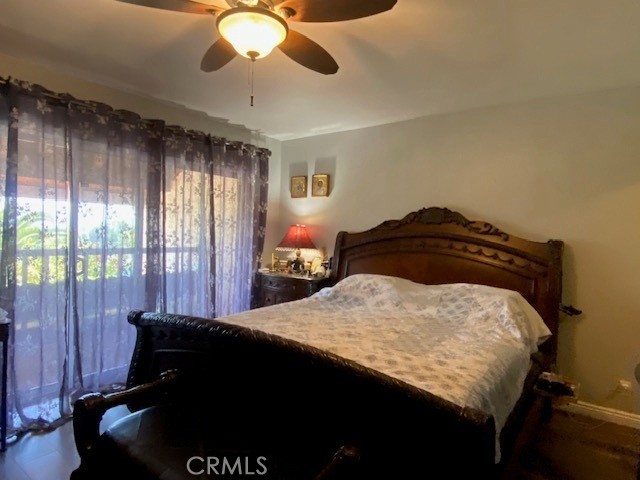 https://media.crmls.org/medias/3167e21a-24c4-4076-bef4-7eac60af764f.jpg?preset=X-Large
