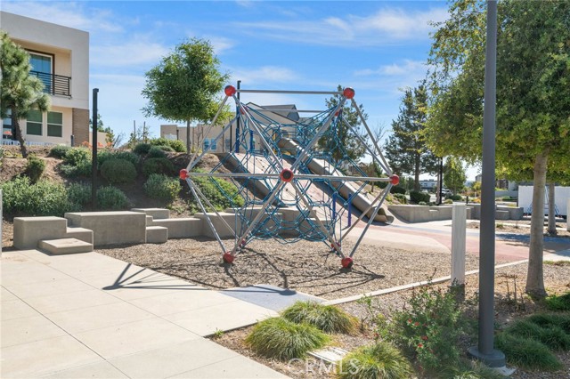 Detail Gallery Image 65 of 70 For 191 Sash, Irvine,  CA 92618 - 4 Beds | 3/1 Baths