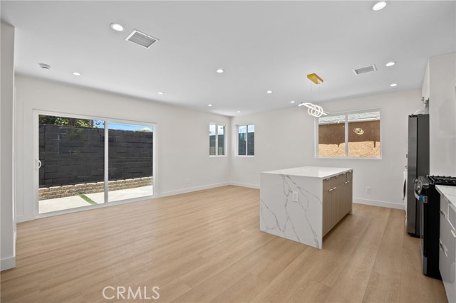 Detail Gallery Image 18 of 29 For 8313 Kittyhawk Ave, Los Angeles,  CA 90045 - 9 Beds | 9/2 Baths