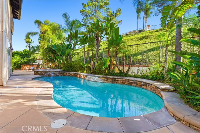 Detail Gallery Image 2 of 66 For 19950 via Natalie, Yorba Linda,  CA 92887 - 5 Beds | 4/1 Baths