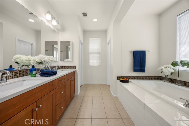 Detail Gallery Image 28 of 38 For 10886 Lotus Dr, Garden Grove,  CA 92843 - 5 Beds | 4 Baths