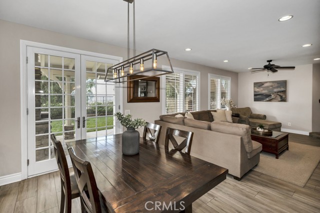 24030 Via Vizcaya, Valencia CA: https://media.crmls.org/medias/316a5e7d-bdc0-42fc-9df4-ca73454253b2.jpg