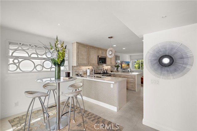 Detail Gallery Image 5 of 46 For 23 Canyon Crest, Corona Del Mar,  CA 92625 - 3 Beds | 2/1 Baths