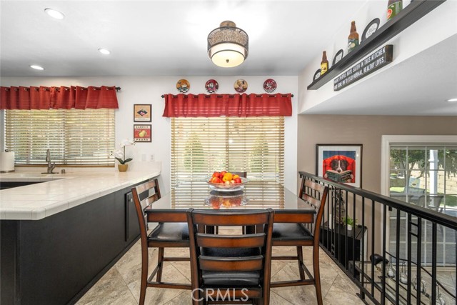 6786 Molokai Drive, Cypress CA: https://media.crmls.org/medias/316ac5a9-1012-433f-93b9-c56d9b05814c.jpg