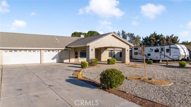Detail Gallery Image 1 of 34 For 8925 Ave Buckthorn, Hesperia,  CA 92345 - 4 Beds | 3 Baths