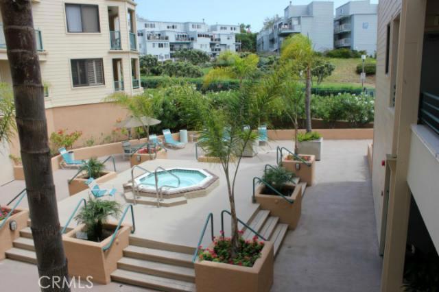140 The Village, Redondo Beach, California 90277, 1 Bedroom Bedrooms, ,1 BathroomBathrooms,Residential,Sold,The Village,SB14184276