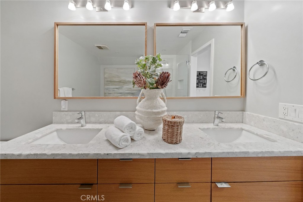 MLS #OC25257437 image #31