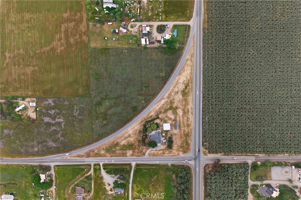 https://media.crmls.org/medias/316c34e3-2dbd-4cb9-b86f-b43b742a2997.jpg?preset=X-Large