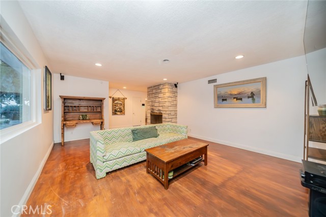 533 Via Vista Dr, Redlands CA: https://media.crmls.org/medias/316cacd6-aea0-476b-9507-df840d3f7c65.jpg