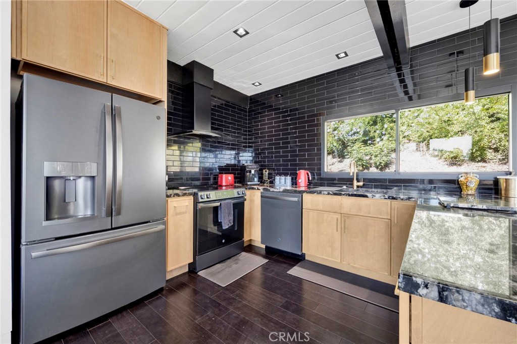 MLS #SR25248992 image #7