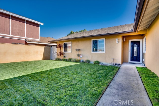 Detail Gallery Image 6 of 29 For 16422 Lakemont Ln, Huntington Beach,  CA 92647 - 4 Beds | 2 Baths