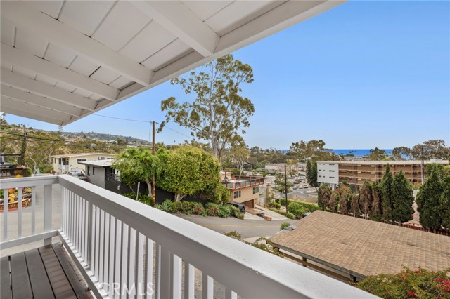 Detail Gallery Image 9 of 9 For 135 High Dr, Laguna Beach,  CA 92651 - 2 Beds | 1 Baths