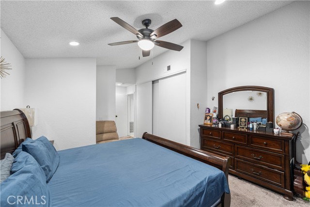 2701 Juniper Drive, Palmdale CA: https://media.crmls.org/medias/31704e88-7f98-4c04-9011-51359d006b48.jpg