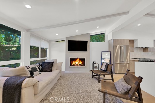 4941 Rigoletto Street, Woodland Hills CA: https://media.crmls.org/medias/3170989e-79b0-4fac-ac4a-eec7a2da568c.jpg