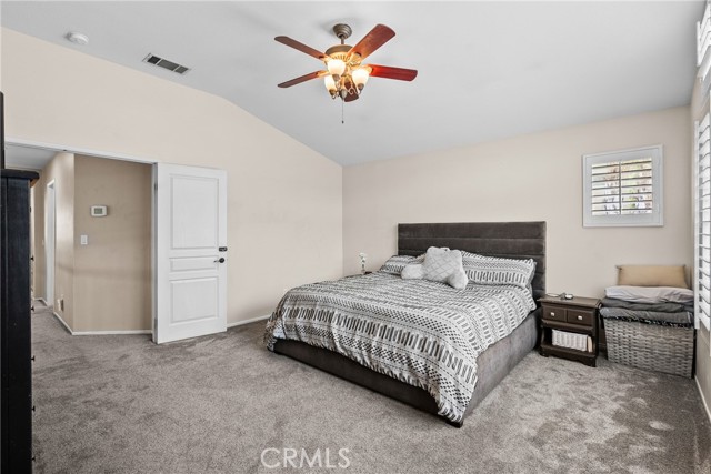 30463 Vineyard Lane, Castaic CA: https://media.crmls.org/medias/3170be3b-c2ff-4450-8f90-9c1ce8e1b34f.jpg