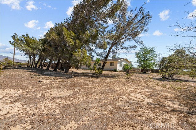 16818 Koch Street, Mojave CA: https://media.crmls.org/medias/3170f848-f53c-4740-858c-3426c9f94eed.jpg