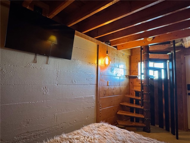 Detail Gallery Image 8 of 38 For 24998 Ocean View Dr, Crestline,  CA 92325 - 1 Beds | 1 Baths