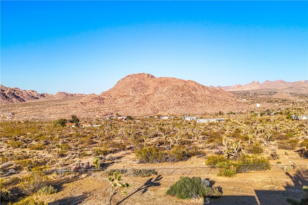 https://media.crmls.org/medias/31716d03-47ba-4ab9-9de4-1990f0c01786.jpg?preset=X-Large