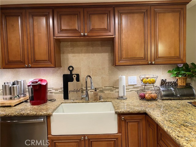 Detail Gallery Image 8 of 22 For 4776 Olivewood, San Bernardino,  CA 92407 - 2 Beds | 2 Baths