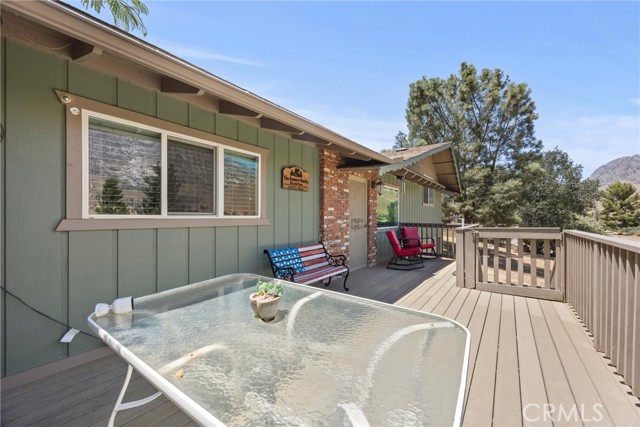 119 Pine Drive, Kernville CA: https://media.crmls.org/medias/31728fbe-8ca7-430a-bc6b-4e887b9b31f5.jpg
