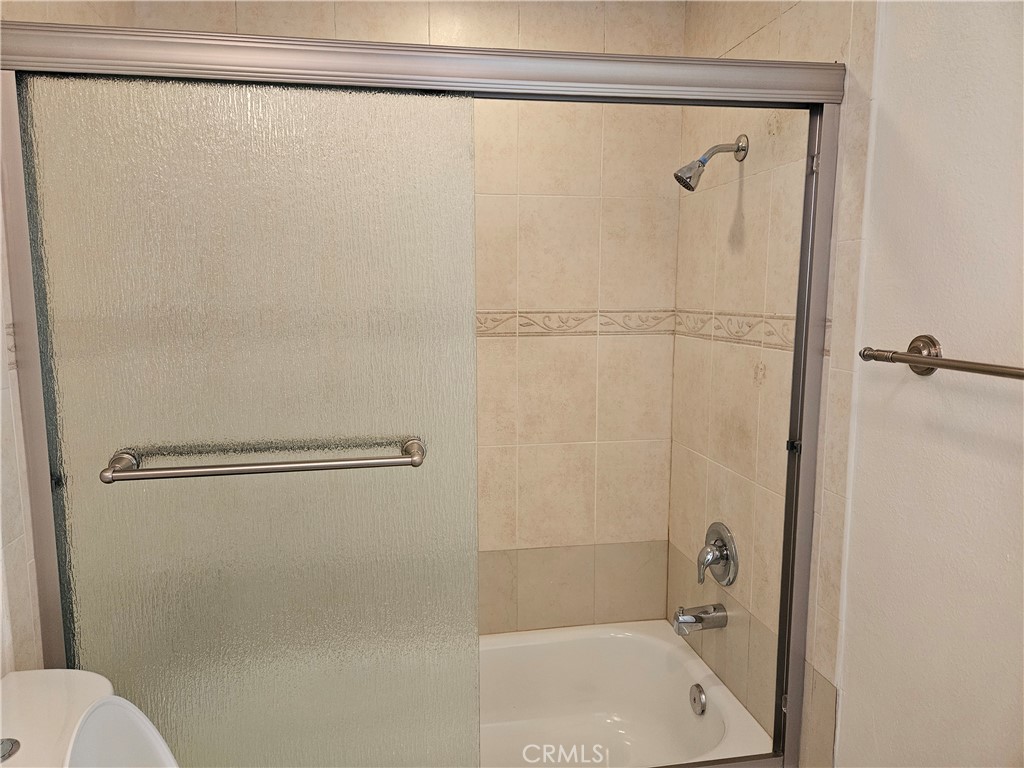 https://media.crmls.org/medias/31732703-b985-4a50-a5c0-94ca97bd9323.jpg?preset=X-Large