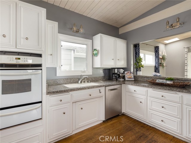 2613 Vista Drive, Manhattan Beach, California 90266, 3 Bedrooms Bedrooms, ,2 BathroomsBathrooms,Residential,Sold,Vista,SB22142075