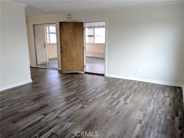 Detail Gallery Image 4 of 9 For 9566 Olive, Bellflower,  CA 90706 - 2 Beds | 1 Baths