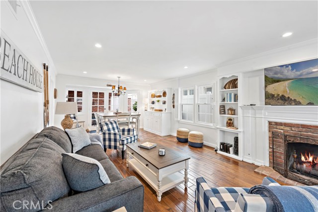 Detail Gallery Image 5 of 29 For 224 Amethyst, Newport Beach,  CA 92662 - 3 Beds | 3 Baths