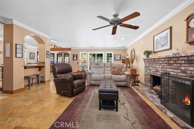 25572 Orchard Rim Ln, Lake Forest CA: https://media.crmls.org/medias/3174a58a-f949-4f8e-8fa2-0f512790b5a0.jpg