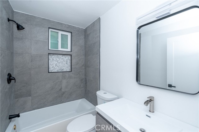 Detail Gallery Image 4 of 13 For 3125 Cedar Ave, Lynwood,  CA 90262 - 3 Beds | 1 Baths