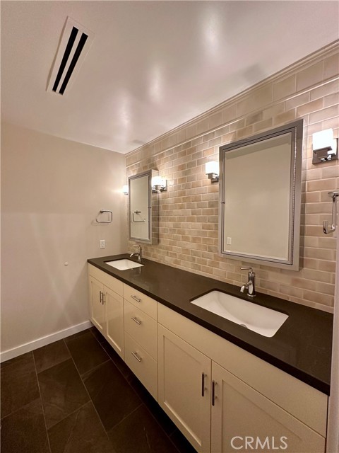 1716 Via La Paz, Burbank CA: https://media.crmls.org/medias/317625c2-444b-4f40-a79e-09d7ce4b8bb6.jpg